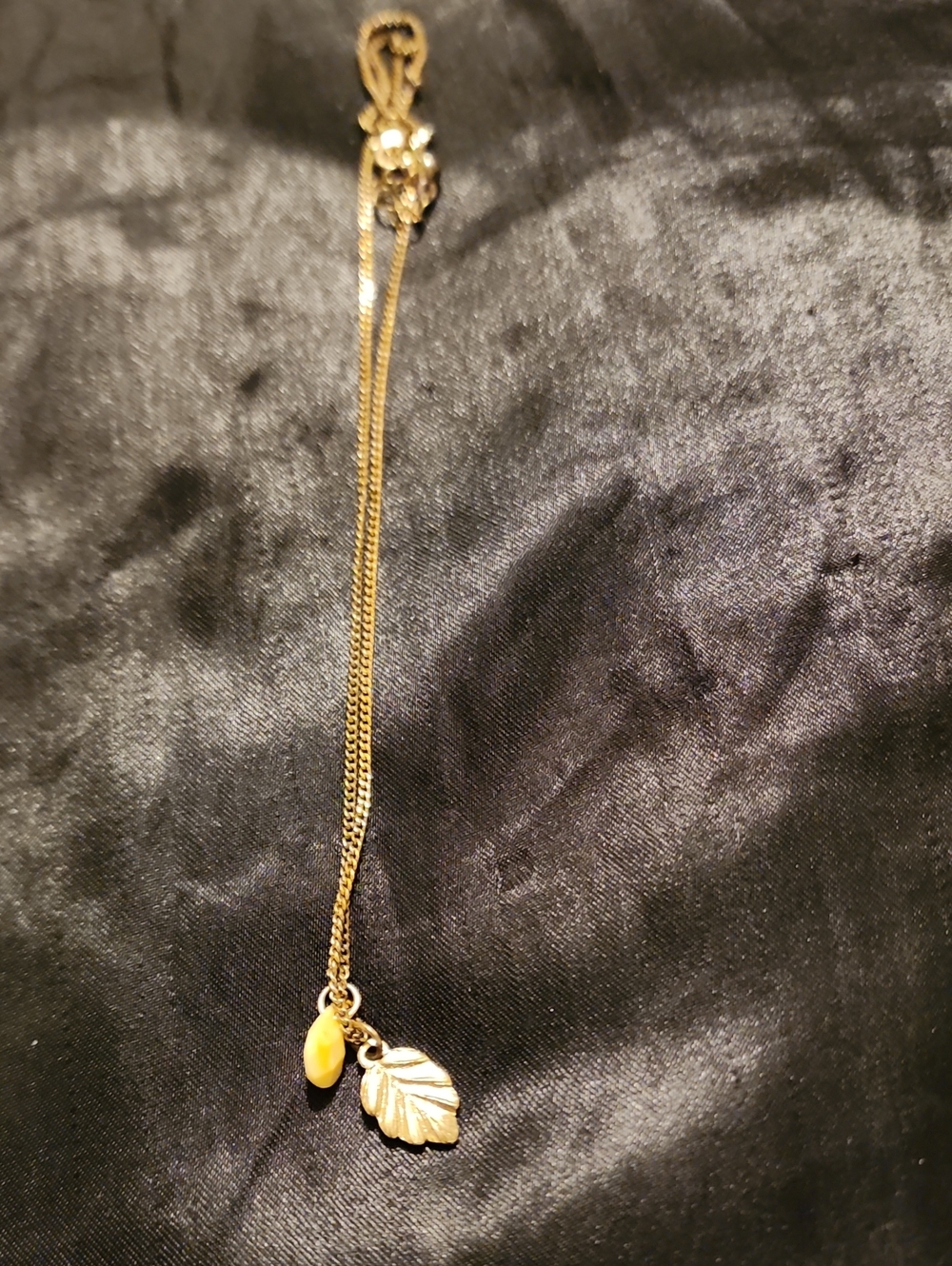Gold Tone Leaf Necklace Vintage